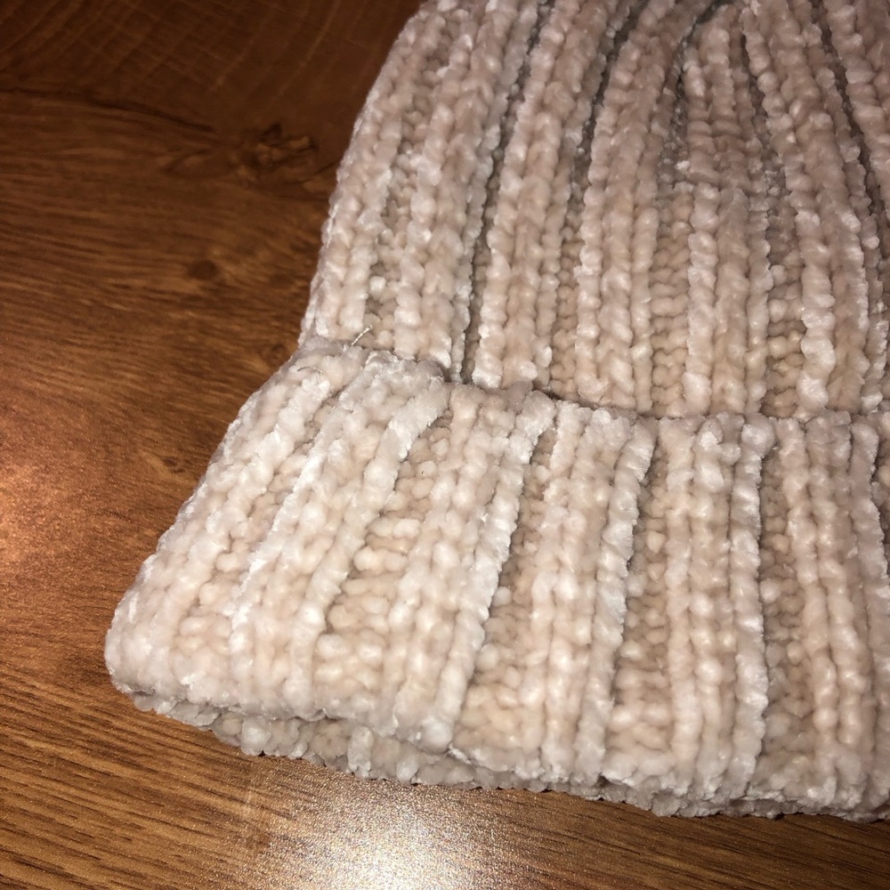 H&M Beanie - Picture 2 of 3